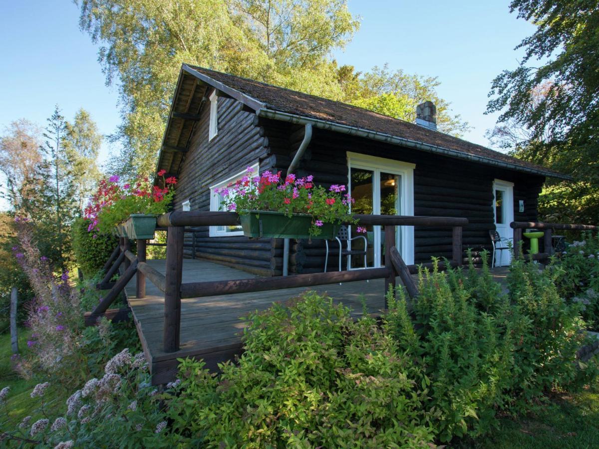 Open Wooden Chalet Built Against A Hill Francorchamps Eksteriør bilde