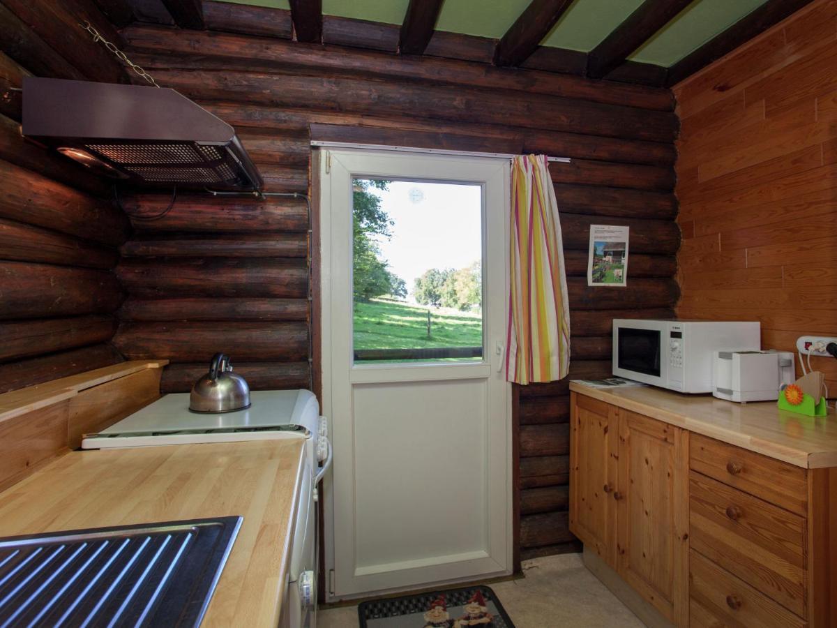 Open Wooden Chalet Built Against A Hill Francorchamps Eksteriør bilde