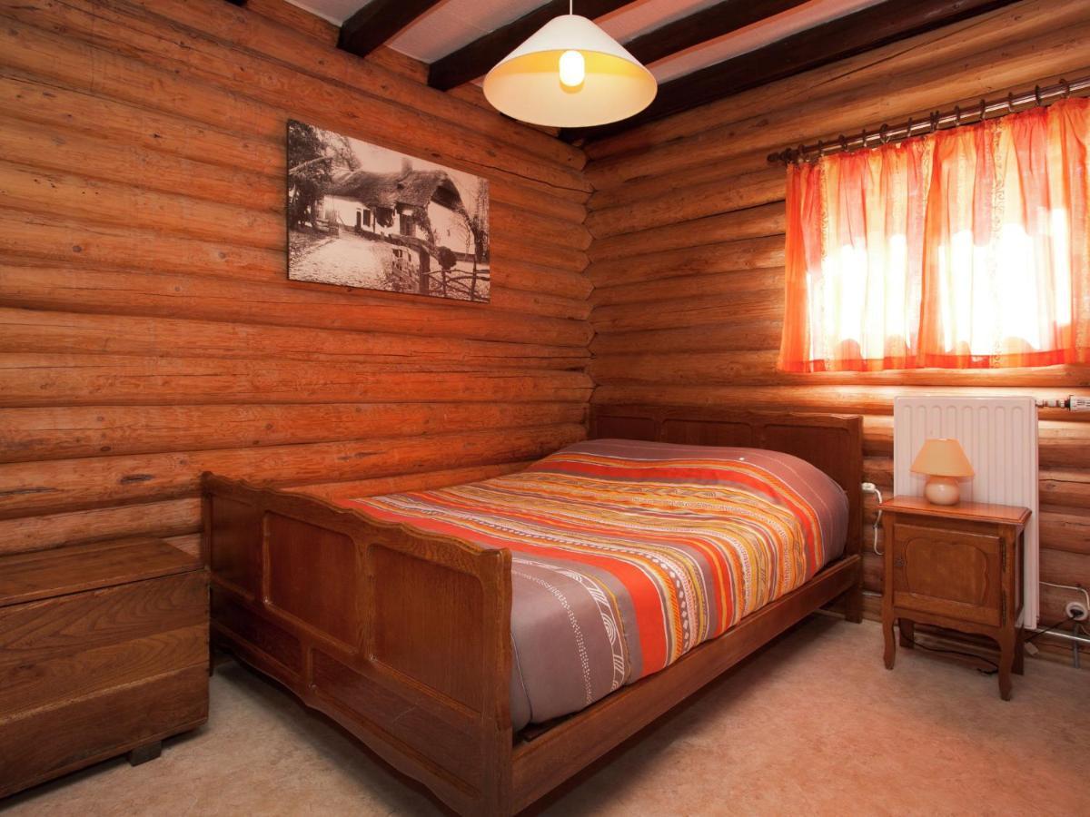 Open Wooden Chalet Built Against A Hill Francorchamps Eksteriør bilde